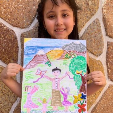 Estudiante de Primero Básico Gana Concurso de Dibujo sobre Gabriela Mistral