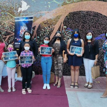 Premian a Estudiantes Varistas Ganadores de Concurso Literario sobre Bicentenario de Vicuña