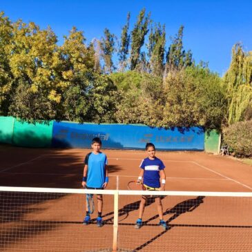 Colegio Antonio Varas organiza torneo de tenis para menores de 12 años y un cuadrangular damas por su 40º Aniversario