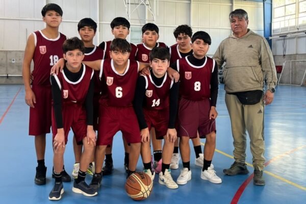 Sub 14 de básquetbol se titula campeón comunal